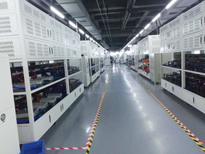 鋁氧化行業(yè)怎樣降低冷水機(jī)組耗電量，節(jié)省運(yùn)營(yíng)成本